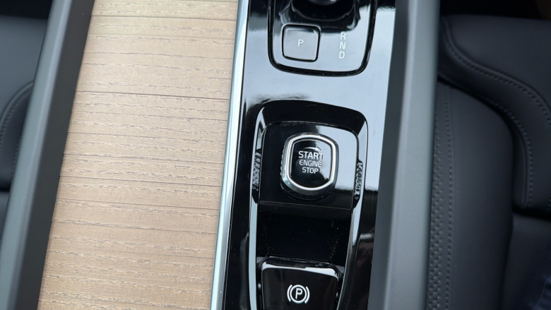 Volvo XC60 2.0 B5P Plus Dark 5dr AWD Geartronic Petrol Estate